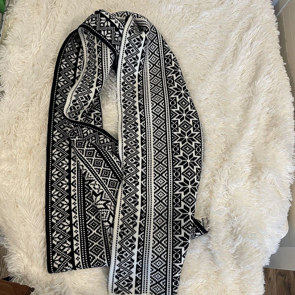 Wrap Scarf Black & White Color Knit Acrylic 16x73 inch Warmth and Style